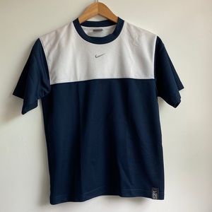 Nike Colorblock Pattern Crew Neck T-Shirt Size: L